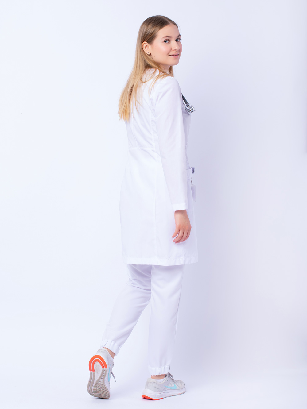 Медицинский халат женский Лето, белый (серия Профи) – выгодные цена в  Москве, купить в интернет-магазине Doctor Style